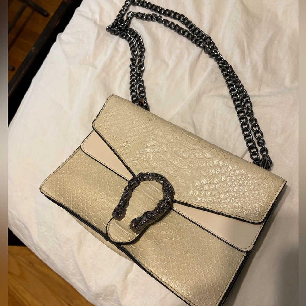 Chic Cream Crossbody Bag with Chain Strap